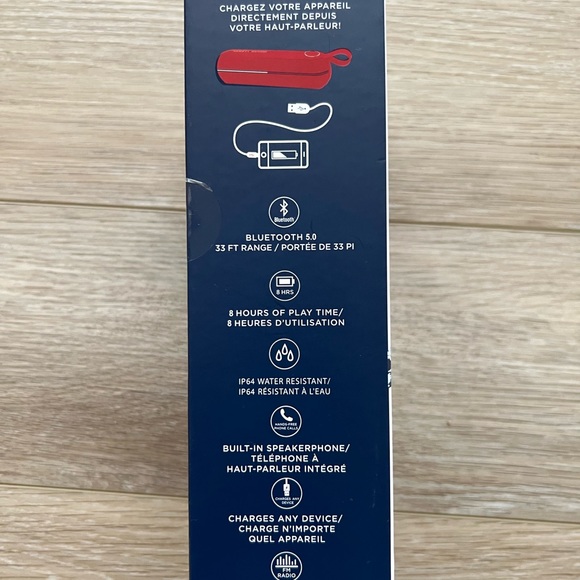 TOMMY HILFIGER
WATERPROOF WIRELESS SPEAKER
$69.50 - Picture 4 of 5